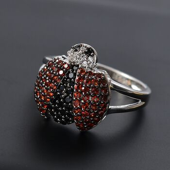 GP Trionfo Kollektion - Schwarzer Spinell, Zirkon, Mosambik Granat und Kanchanaburi blauer Saphir-Ring - 1,04 ct.