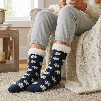 SHERPA Kuschelsocken mit Blumen-Design und rutschfester Sohle, Einheitsgr&ouml;&szlig;e, Dunkelblau