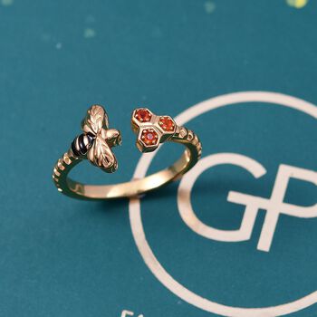 GP Trionfo Queen B Kollektion - AAA Mexikanischer Purpurroter Feueropal, Kanchanaburi Blauer Saphir Ring 925 Silber 750 Gelb Vergoldet (Gr&ouml;&szlig;e 18.00) ca. 0.06 ct