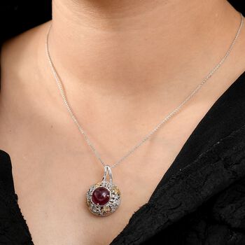 GP Italian Garden Kollektion - AA Afrikanischer Rubin, Multi-Diamant und Kanchanaburi blauer Saphir zweifarbiger Anh&auml;nger mit 45cm Kette - 9,71 ct.