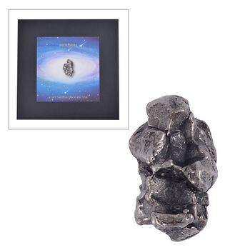 Roher Meteorit in Geschenkbox f&uuml;r Sammler